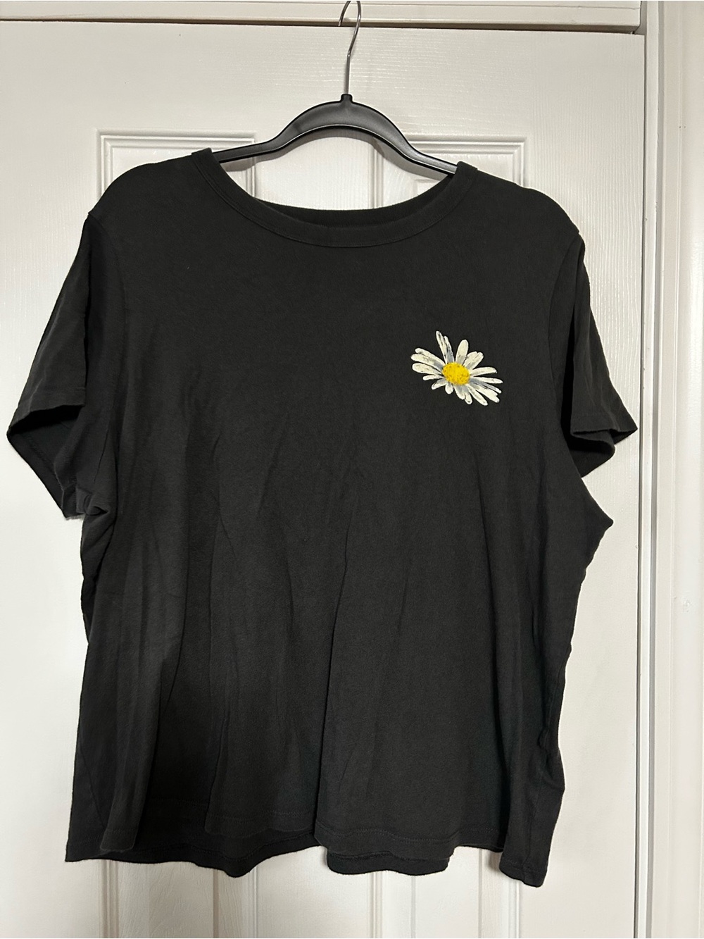 Old Navy Daisy Everywear Tee